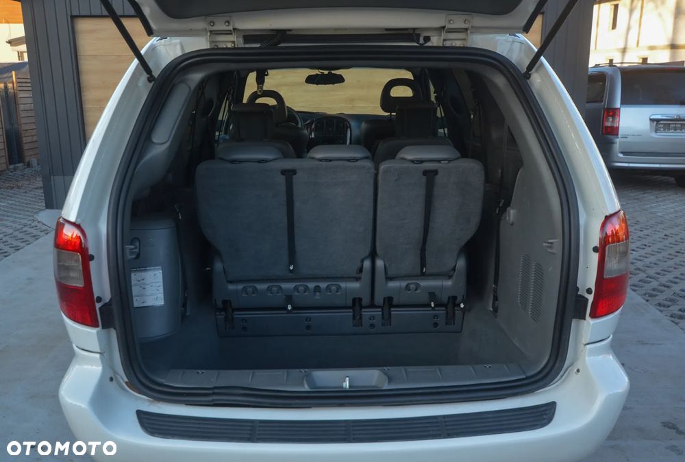 Chrysler Grand Voyager 3.3L LX - 17