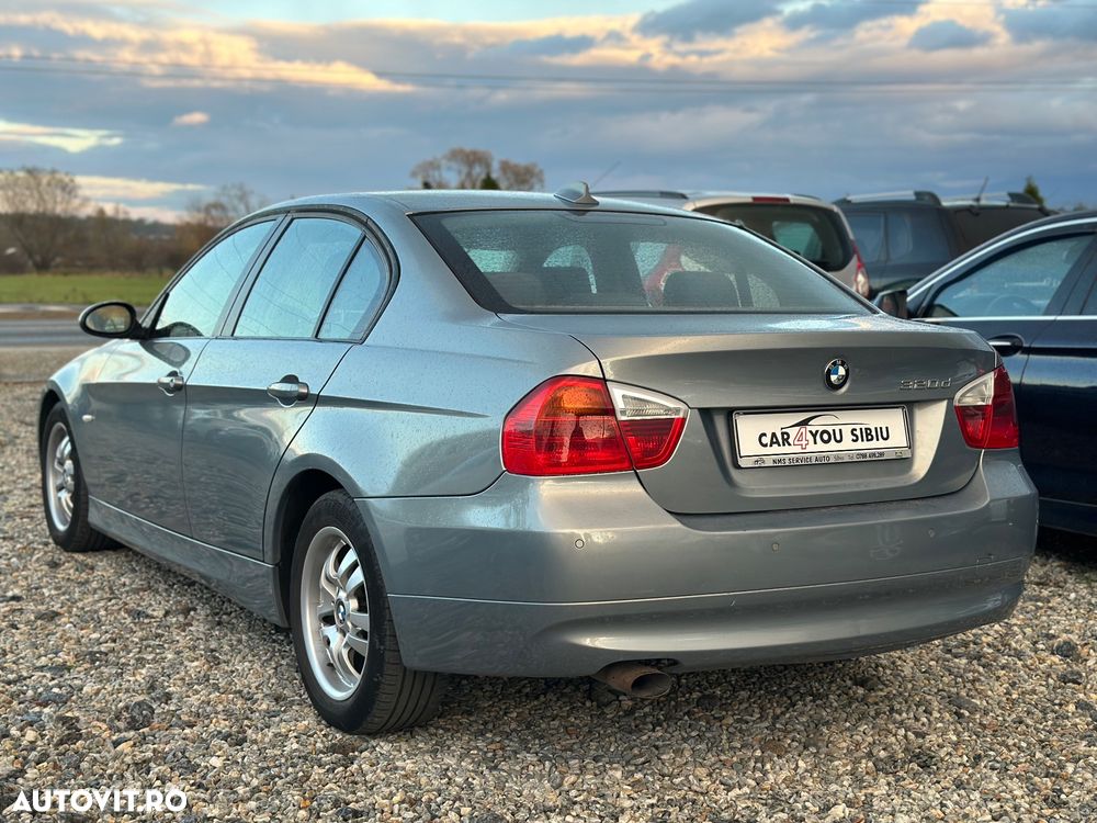 BMW Seria 3 320d DPF Aut. - 4