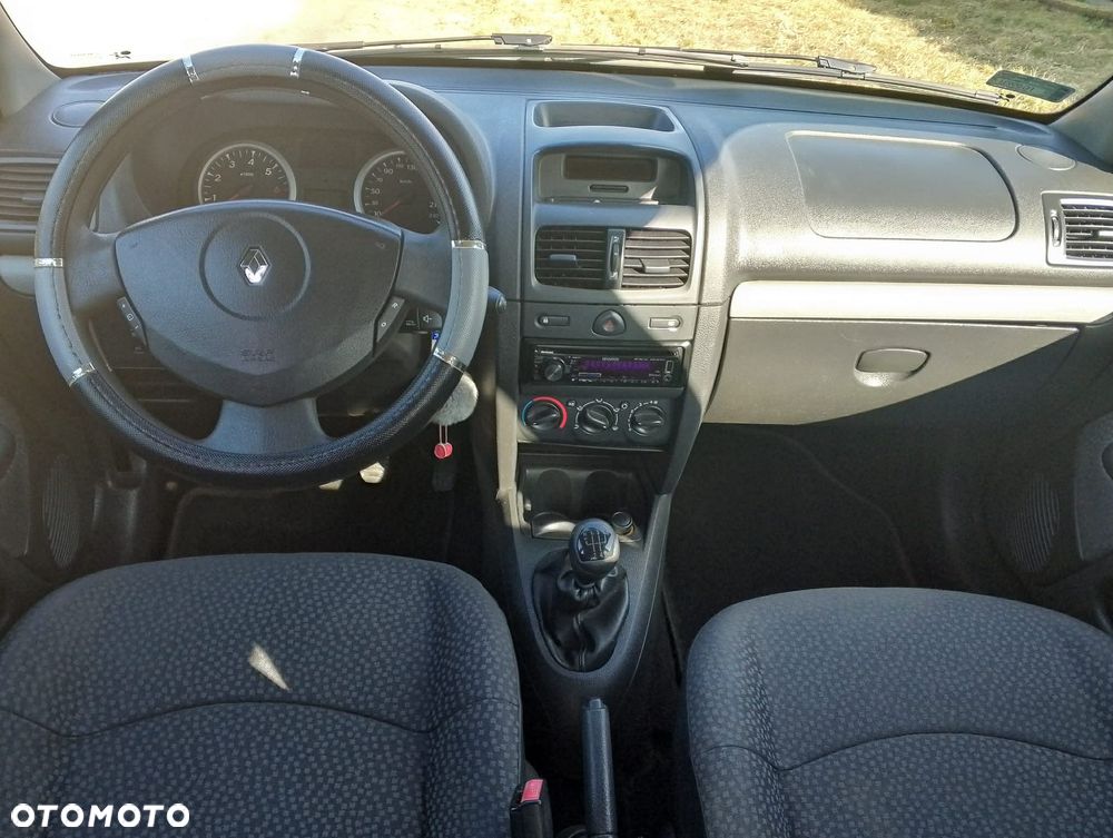 Renault Clio - 21
