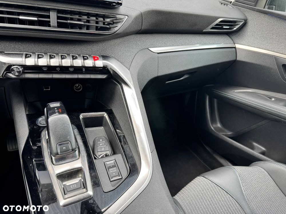 Peugeot 3008 1.5 BlueHDi Allure S&S EAT8 - 17