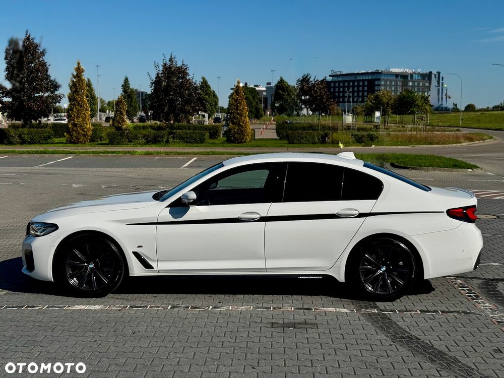 BMW Seria 5 520d M Sport - 13