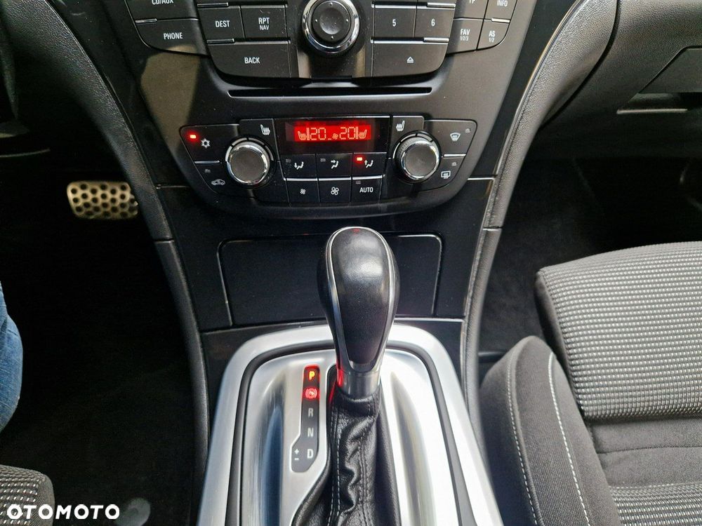 Opel Insignia - 15