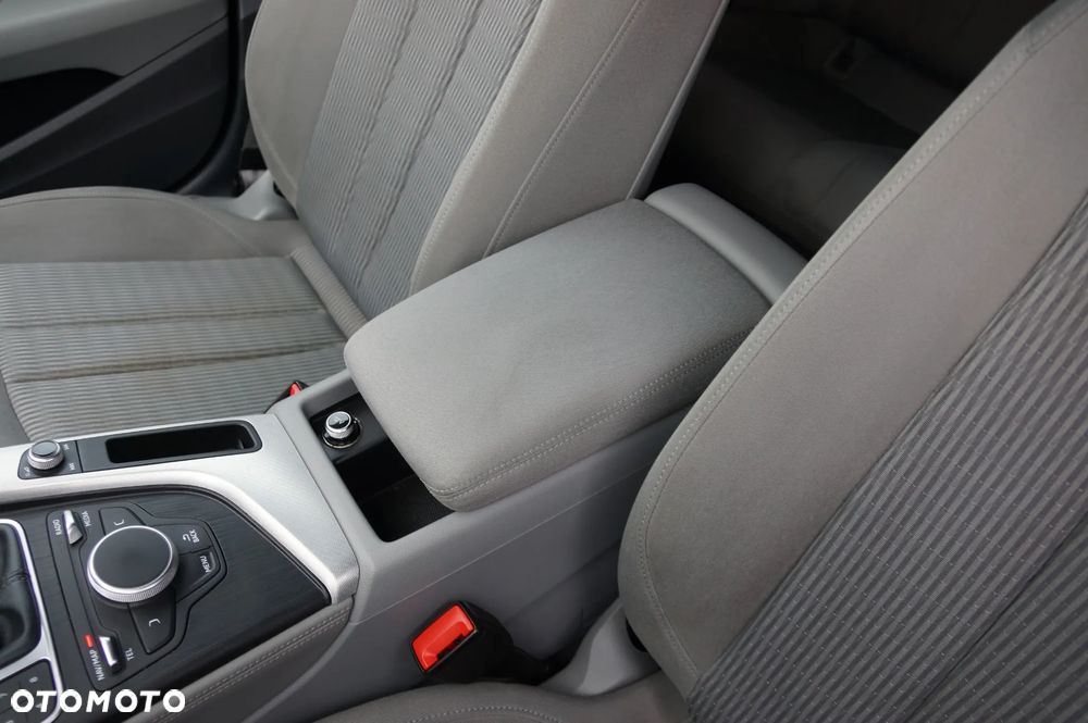 Audi A4 Avant 2.0 TDI - 23