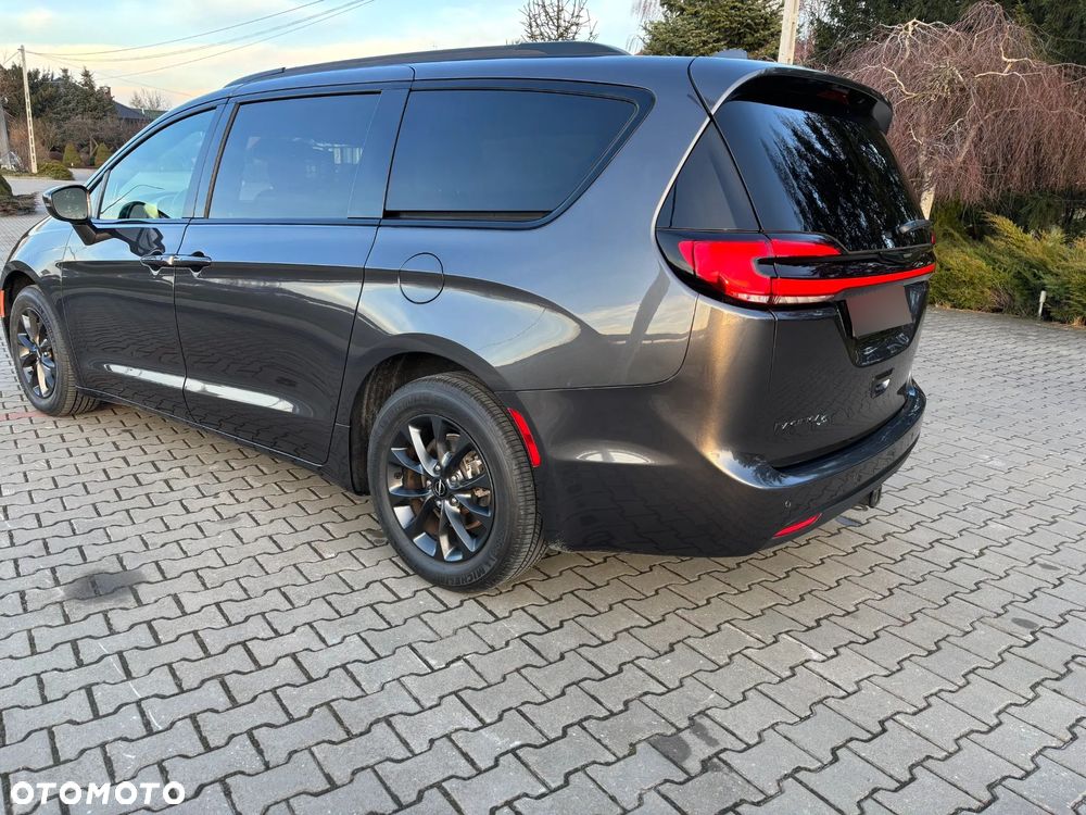 Chrysler Pacifica - 13