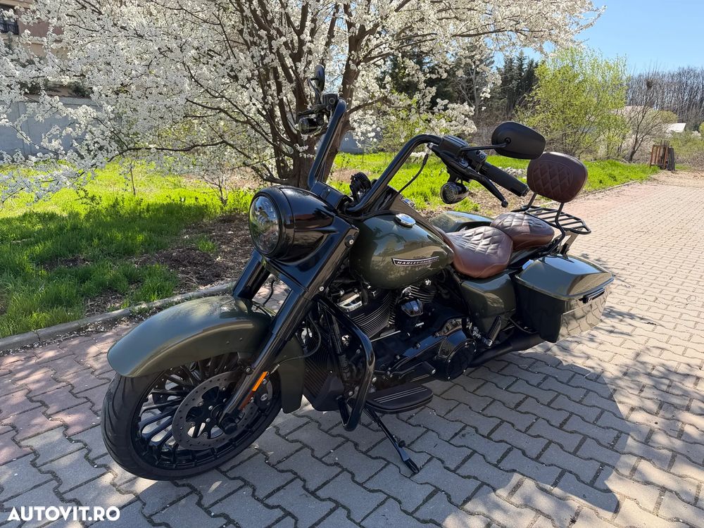 Harley-Davidson Road King Special - 1
