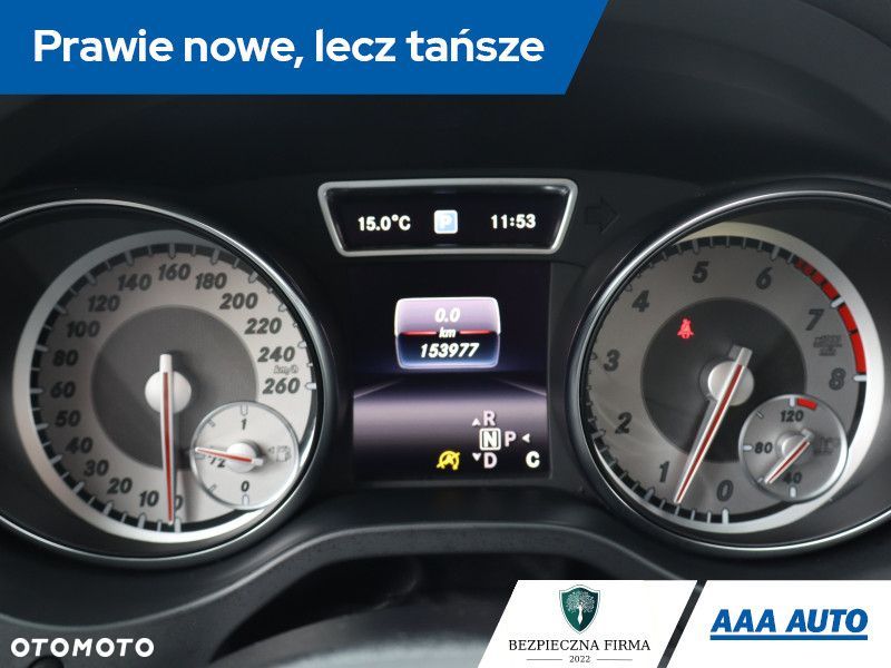 Mercedes-Benz GLA - 12