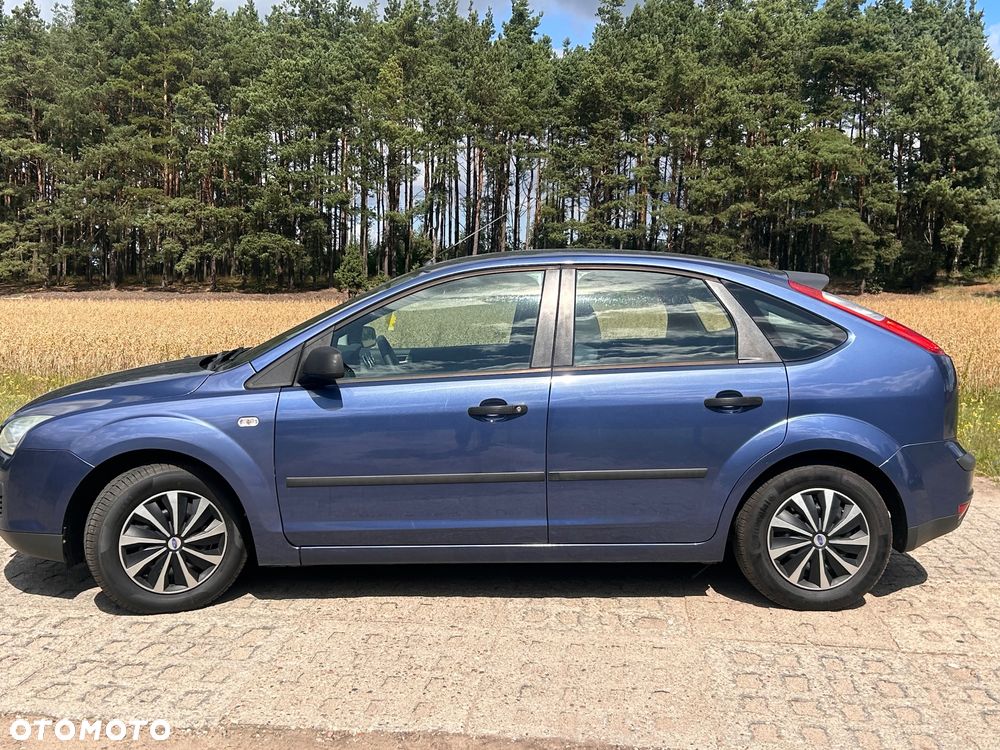 Ford Focus 1.6 16V Style - 11