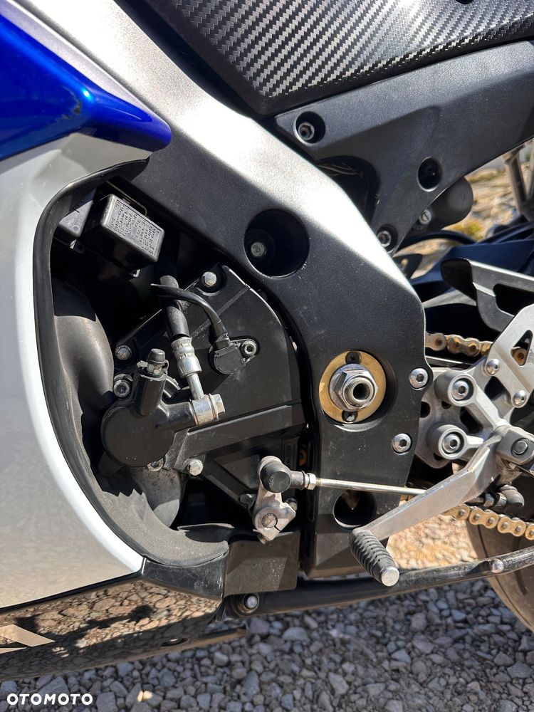 Suzuki GSX-R - 24