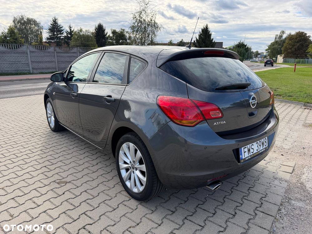 Opel Astra 1.4 Turbo ecoFLEX Start/Stop 150 Jahre - 3