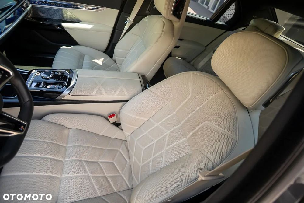 BMW Seria 7 740d xDrive mHEV Individual Edition sport - 17