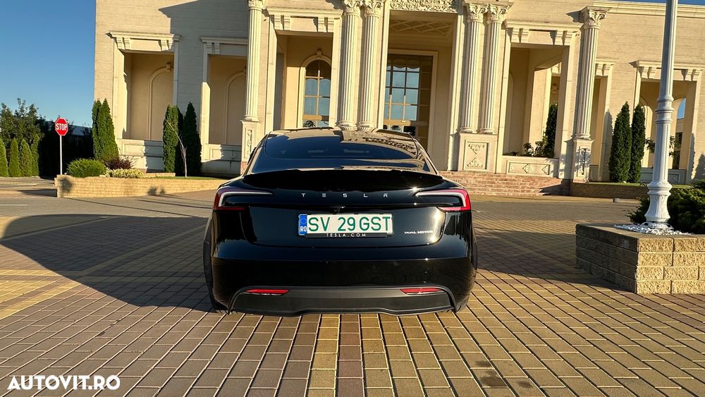 Tesla Model 3 - 6