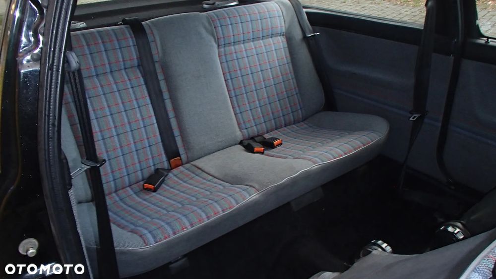 Volkswagen Golf 1.3 - 36