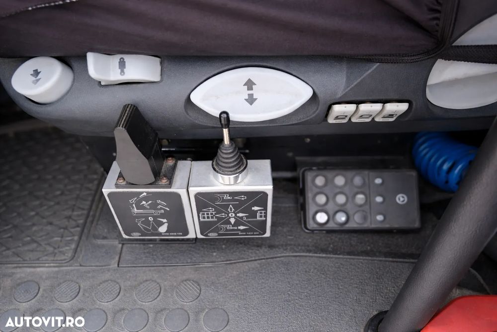 Mercedes-Benz ACTROS - 16