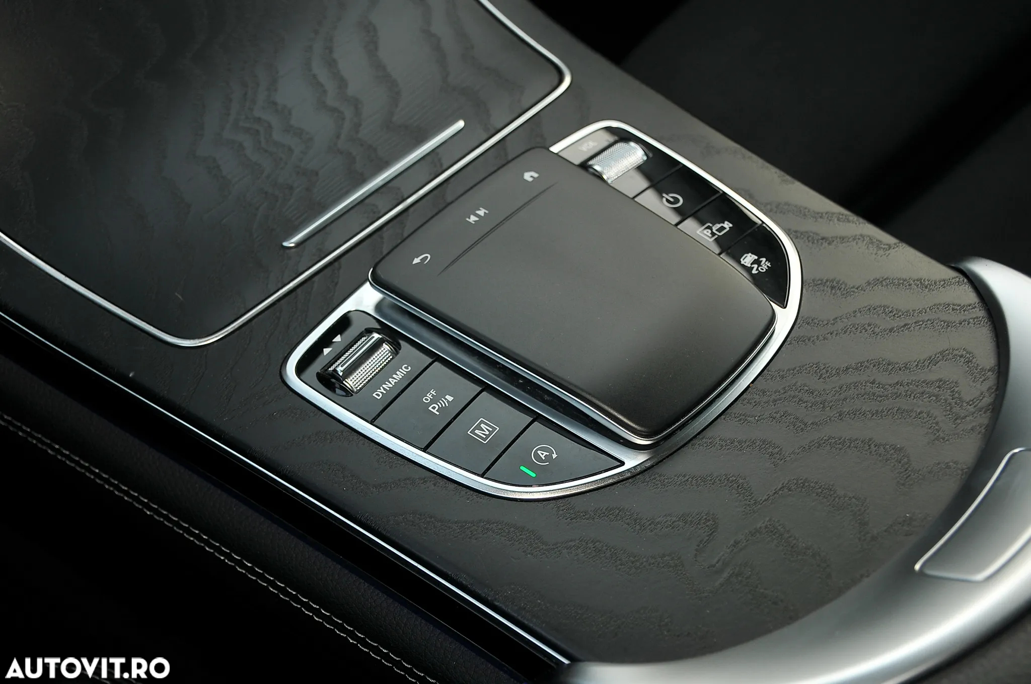 Mercedes-Benz GLC 300 d 4Matic 9G-TRONIC AMG Line Plus - 16