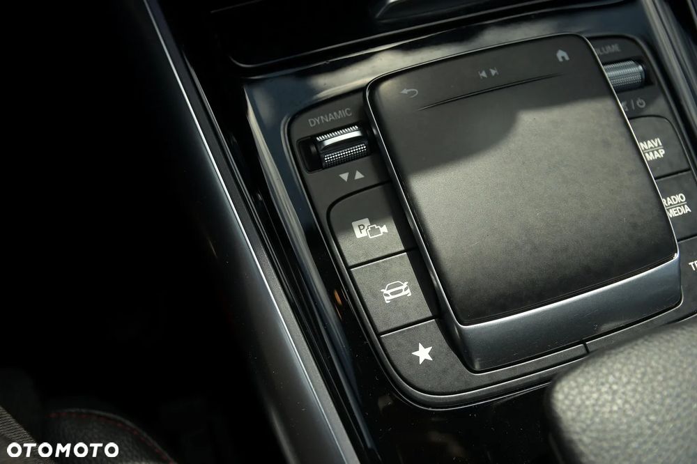 Mercedes-Benz GLA 250 4-Matic AMG Line - 25
