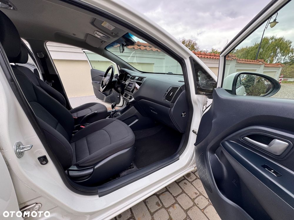 Kia Rio - 19
