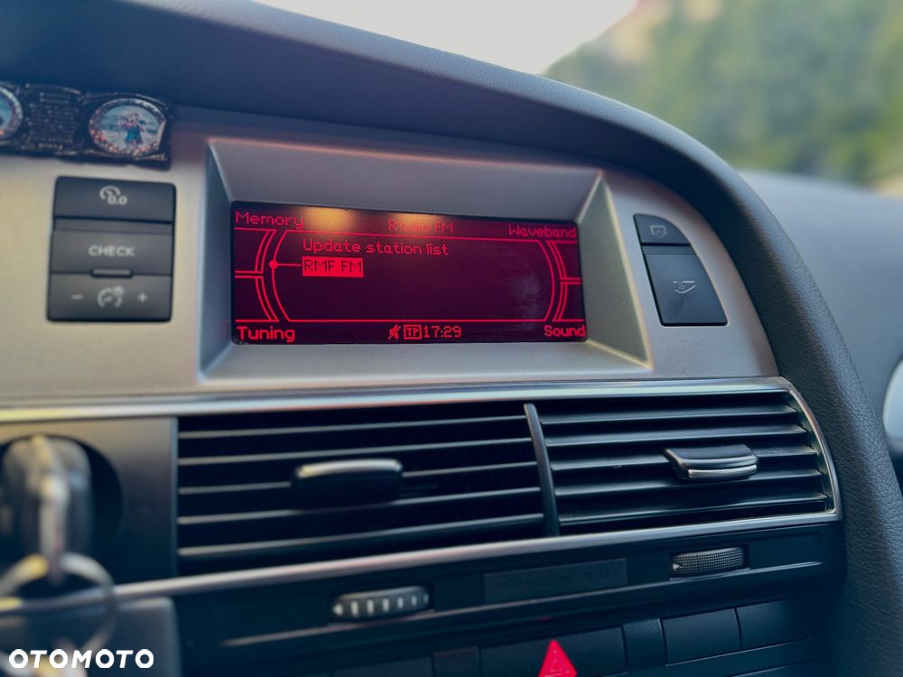 Audi A6 Avant 2.4 Quattro - 12