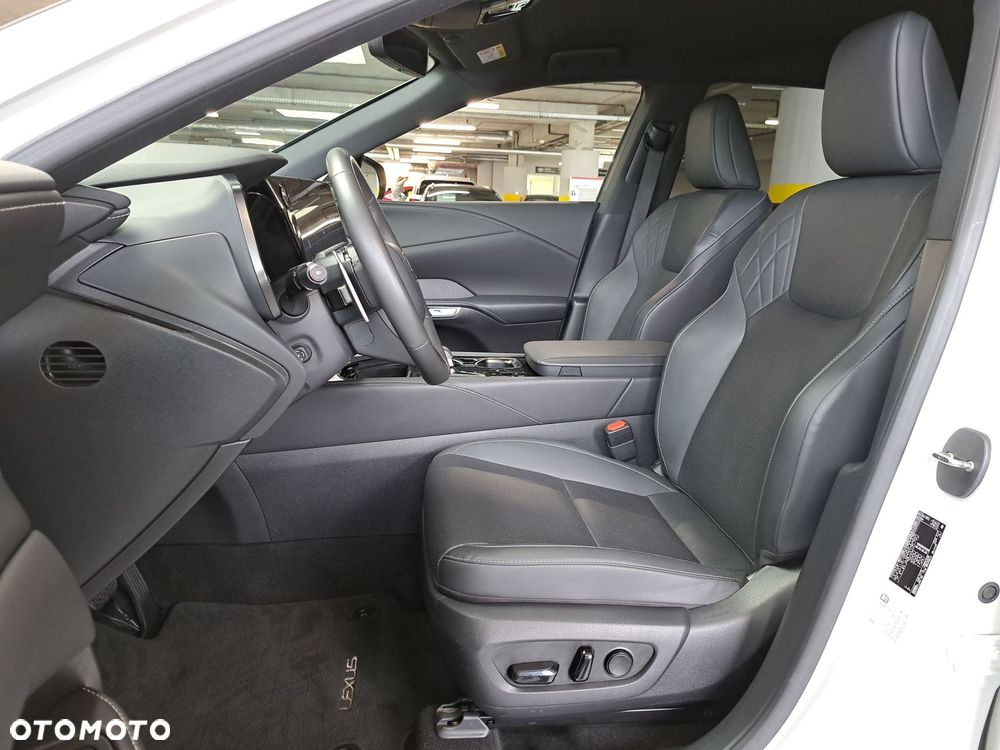 Lexus RX - 12