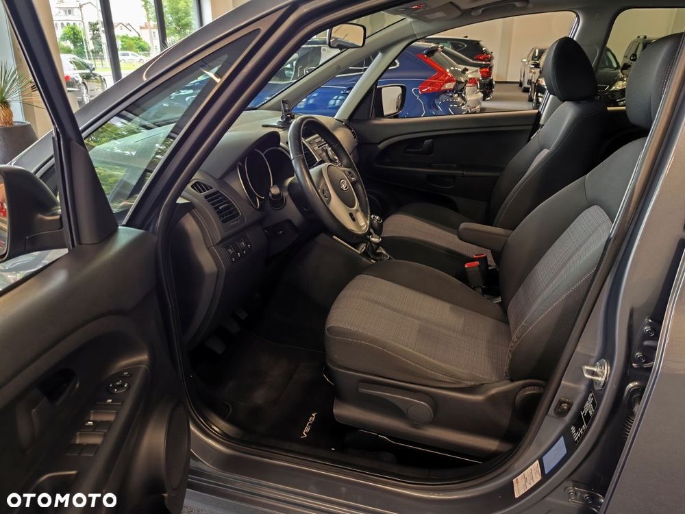 Kia Venga 1.6 CVVT Titanium Collection - 6