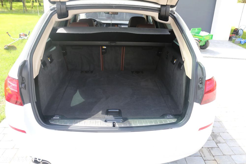 BMW Seria 5 525d Luxury Line - 10