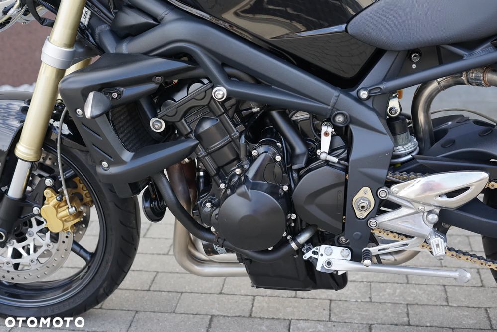 Triumph Street Triple - 28