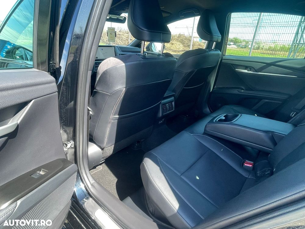Toyota Camry 2.5 HEV Executive - 12