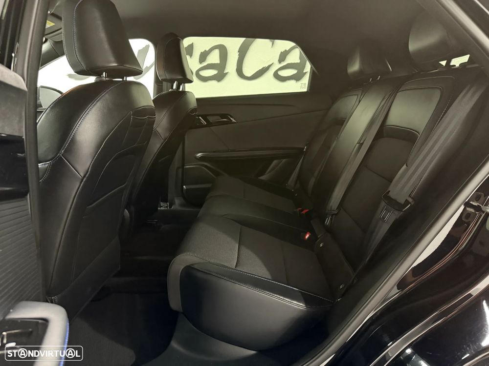 MG MG4 64 kWh Luxury - 23