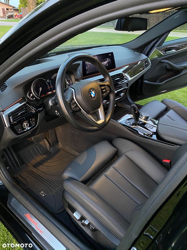 BMW Seria 5 530i Sport Line - 18
