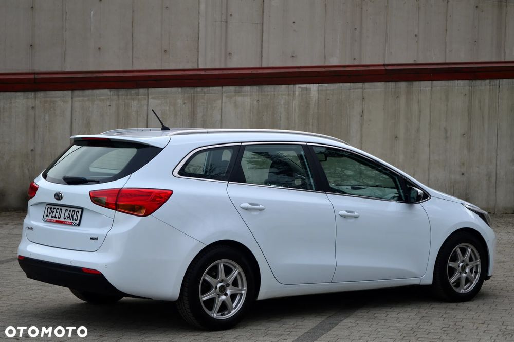 Kia Ceed - 4