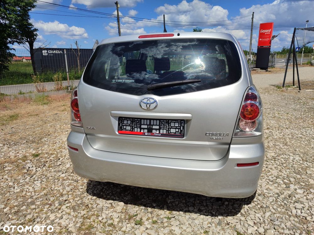 Toyota Corolla Verso - 6