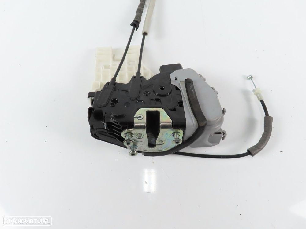 Fecho da porta Direito/Frente Seminovo/ Original HYUNDAI IONIQ (AE) 81320G2010 - 2