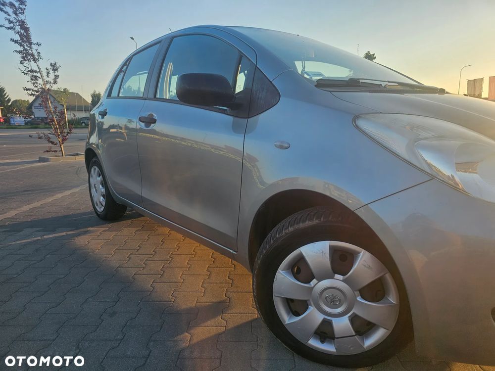 Toyota Yaris 1.3 Luna A/C - 10