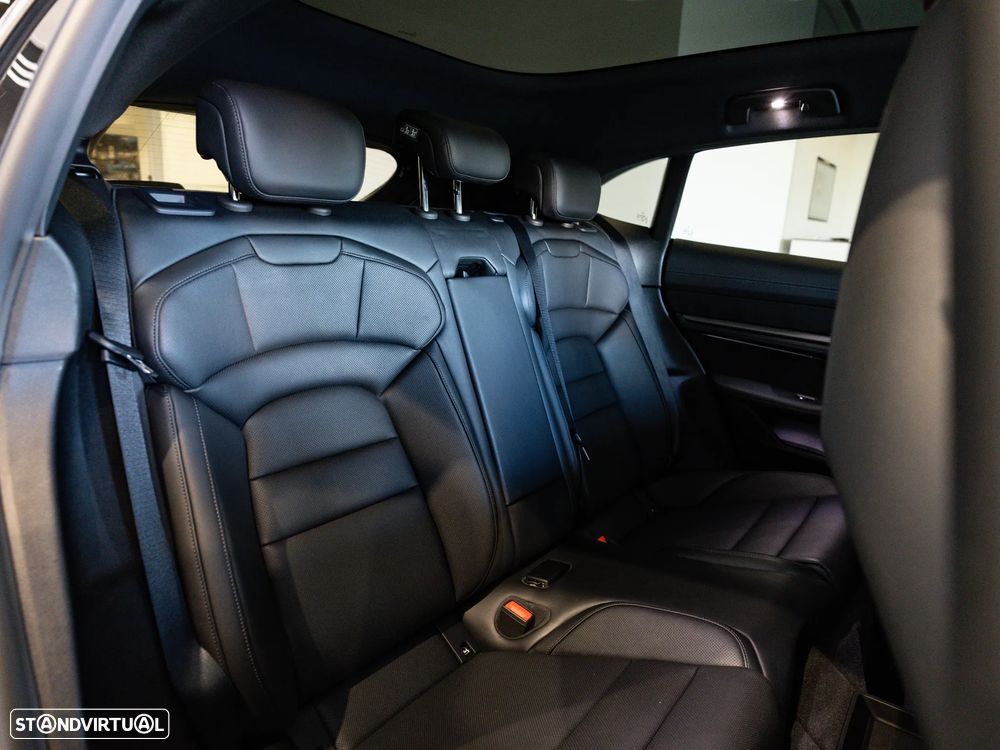 Porsche Taycan Sport Turismo 4S - 33
