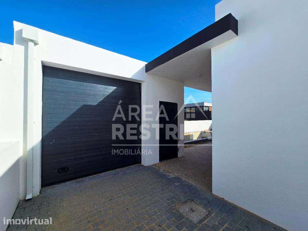 Moradia Isolada T3, c/Piscina e Garagem em Brejos Azeitão - Grande imagem: 4/38