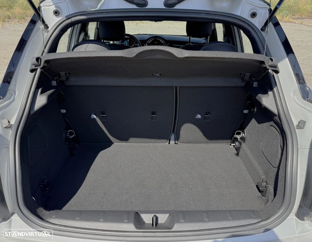 MINI 5 Portas Cooper Premium Plus JCW Auto - 18