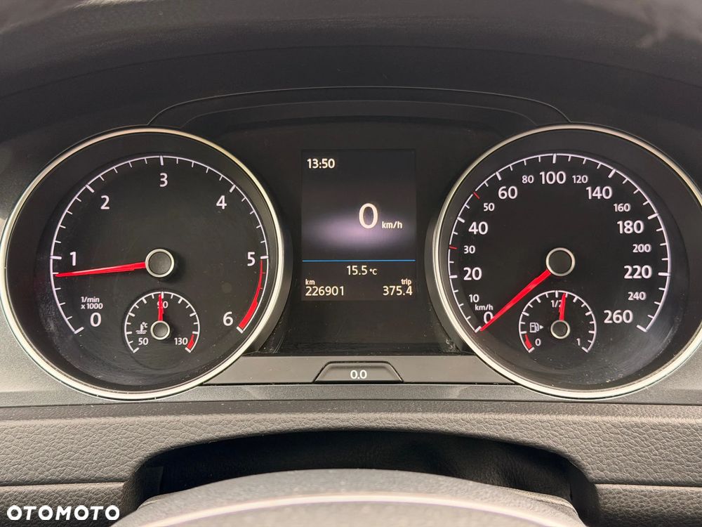 Volkswagen Golf - 32