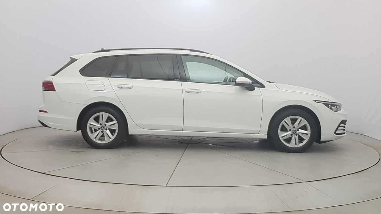 Volkswagen Golf - 8