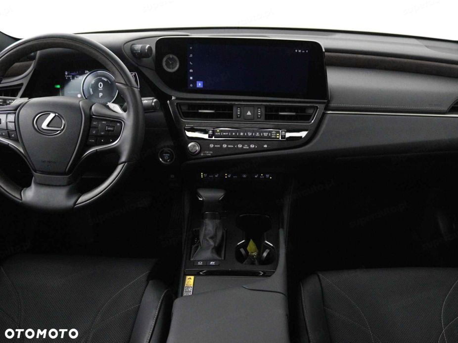 Lexus ES - 7
