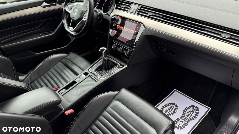 Volkswagen Passat - 30