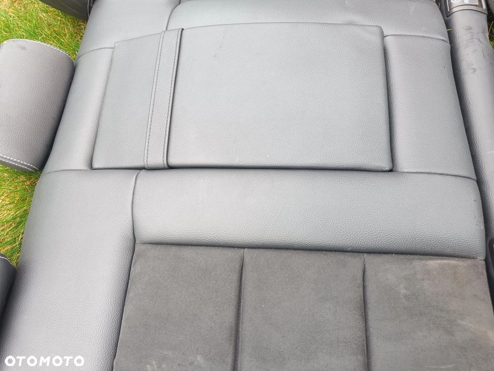 MERCEDES W212 AMG SEDAN KANAPA TYLNA BIAŁA NIĆ ALCANTARA - 11