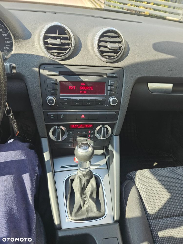 Audi A3 Sportback 1.6 TDI DPF Ambiente - 10