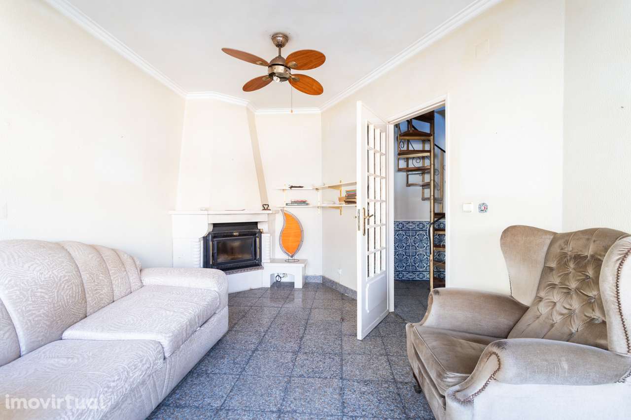 Amadora, Apartamento T2 com Sótão e Garagem - Grande imagem: 3/34