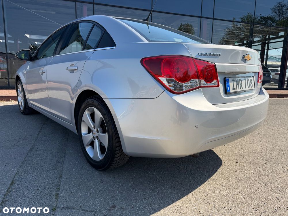 Chevrolet Cruze 1.8 LT+ - 10