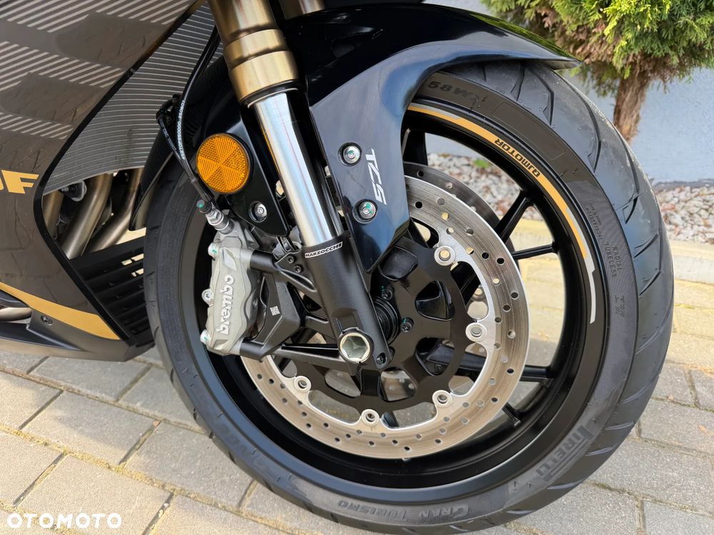 QJMOTOR SRK 800RR - 11