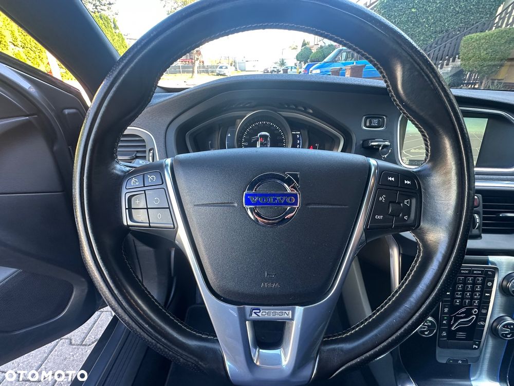 Volvo V40 D2 Drive-E R-Design Momentum - 35