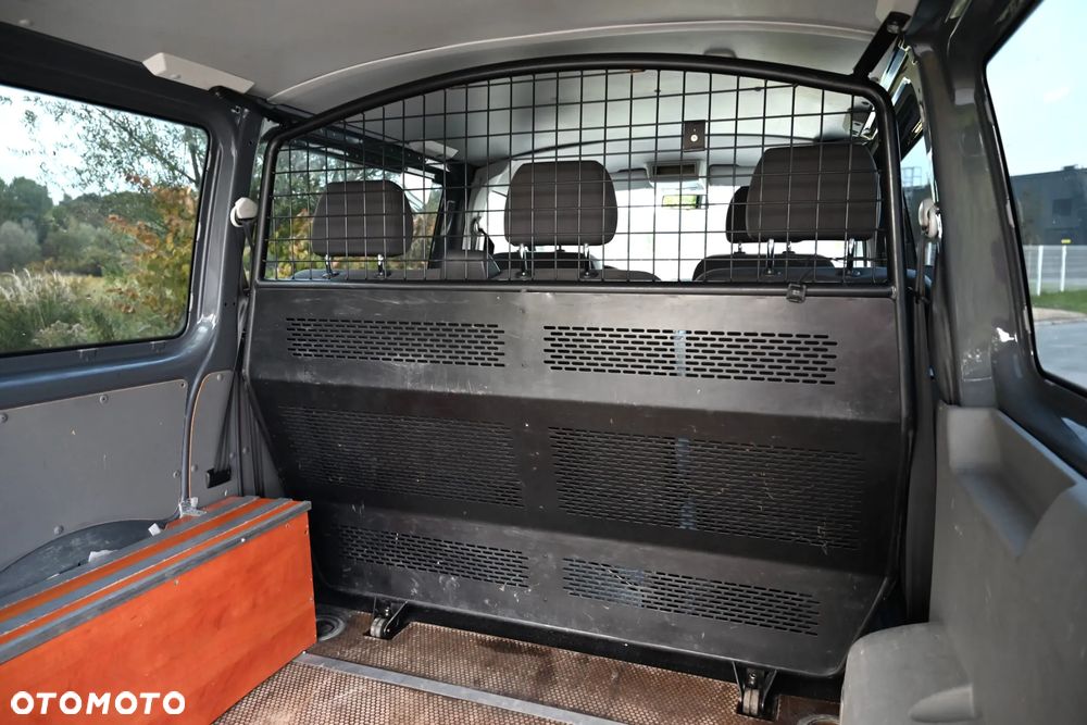 Volkswagen Transporter - 30