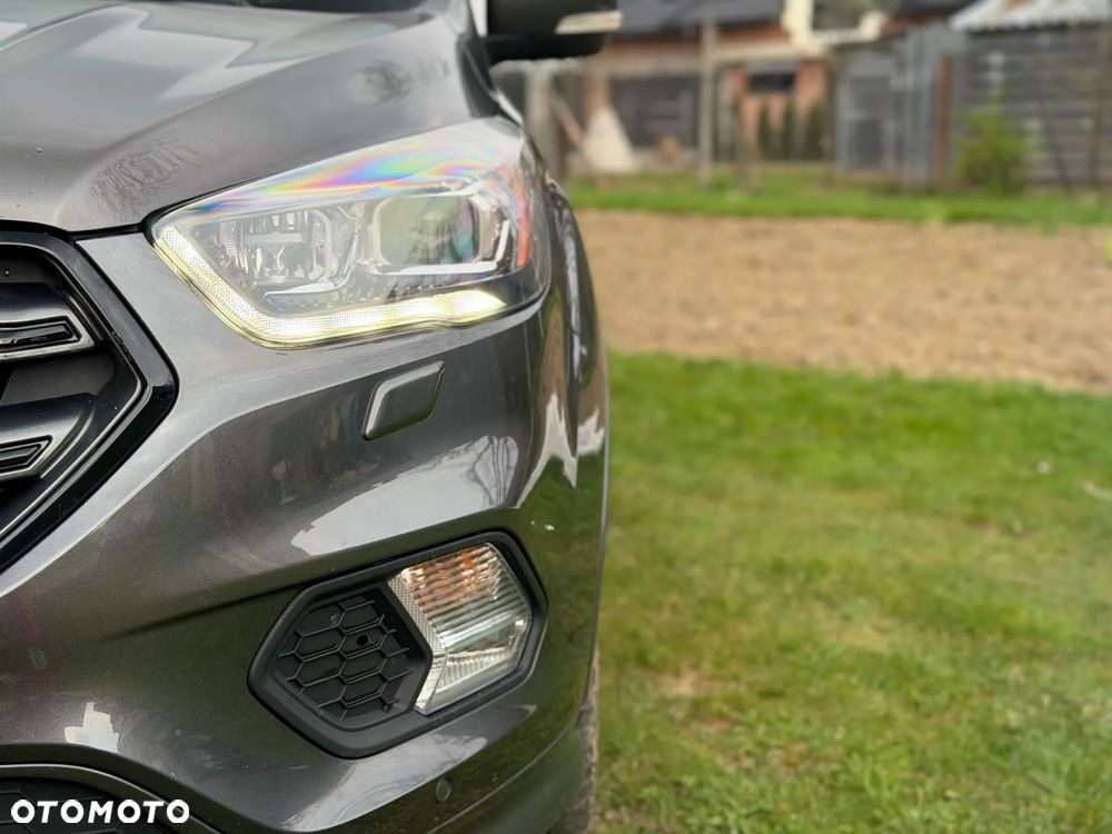 Ford Kuga 1.5 EcoBoost 2x4 Titanium - 16