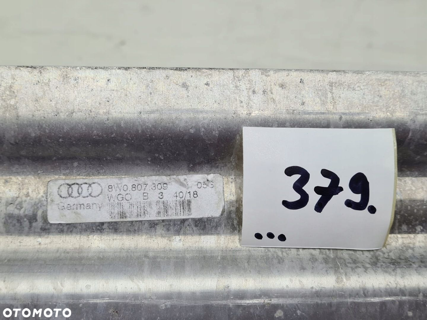 AUDI A4 B9 BELKA TYŁ TYLNA ZDERZAKA - 4
