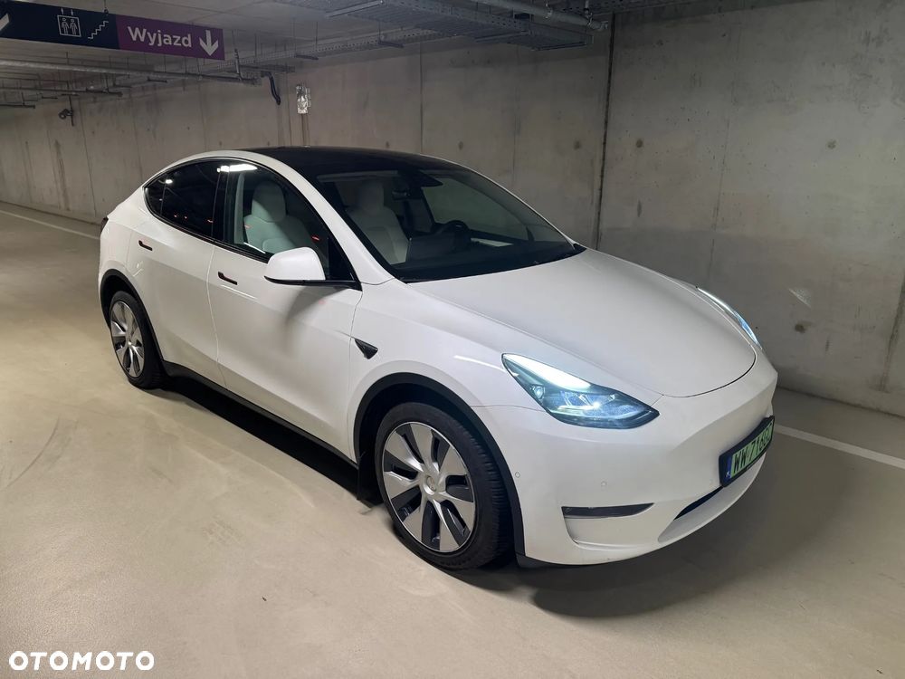 Tesla Y Long Range AWD - 7
