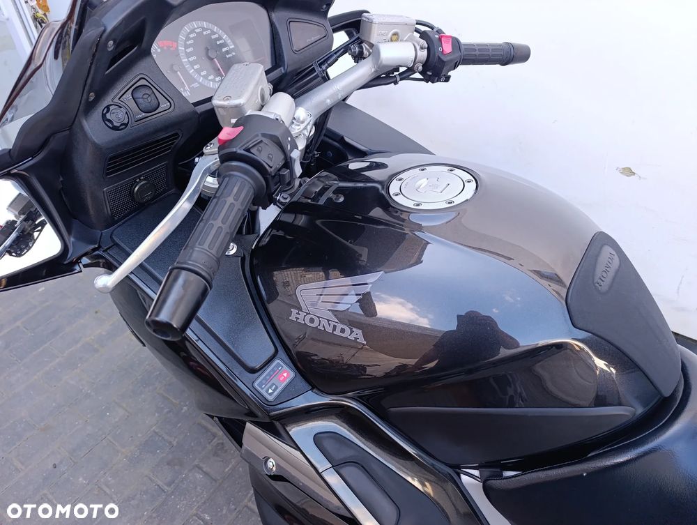 Honda ST - 16